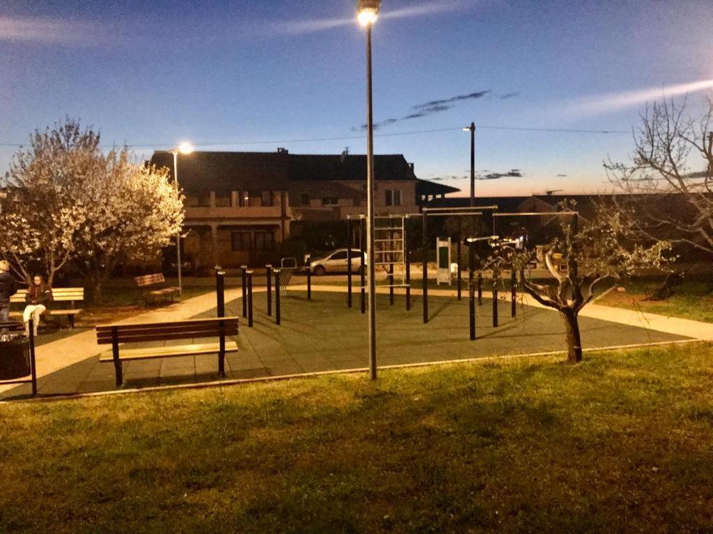 פורץ Apartments Marinela מראה חיצוני תמונה